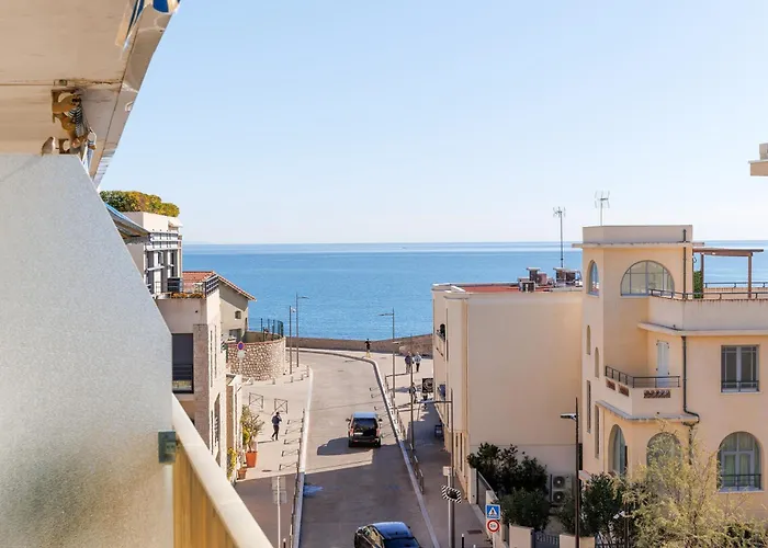 Superbe Avec Terrasse Et Parking Appartamento Antibes